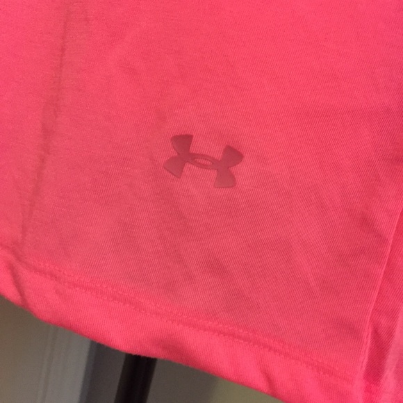 UNDER ARMOUR Whisperlight Keyhole Cutout SS Tee - Picture 5 of 11